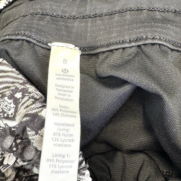 Lululemon Tracker Shorts Seawheeze Womens Size 8 Counter Culture Black Floral - Picture 5 of 5